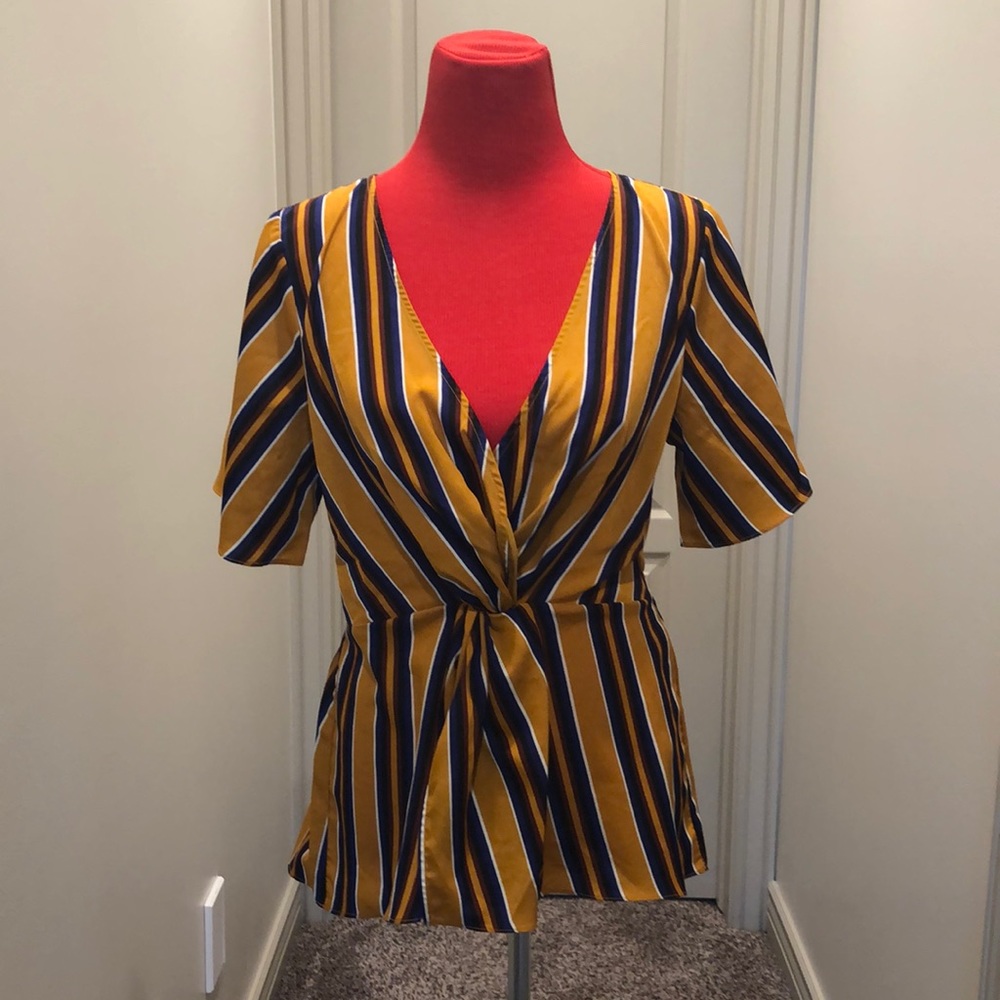 Twist front top